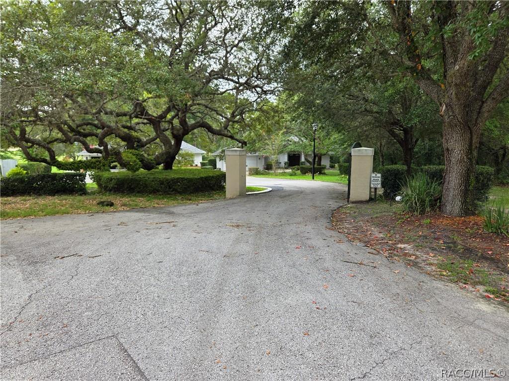 18 Anton Ct., Homosassa, FL 34446