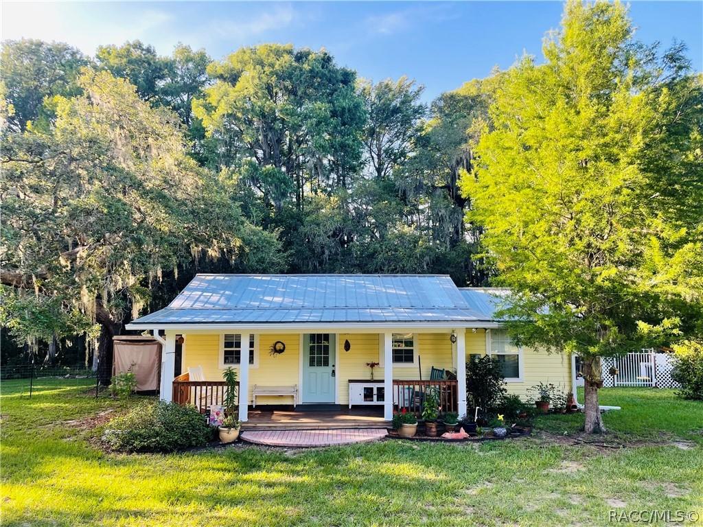 9433 S Great Oaks Dr., Floral City, FL 34436