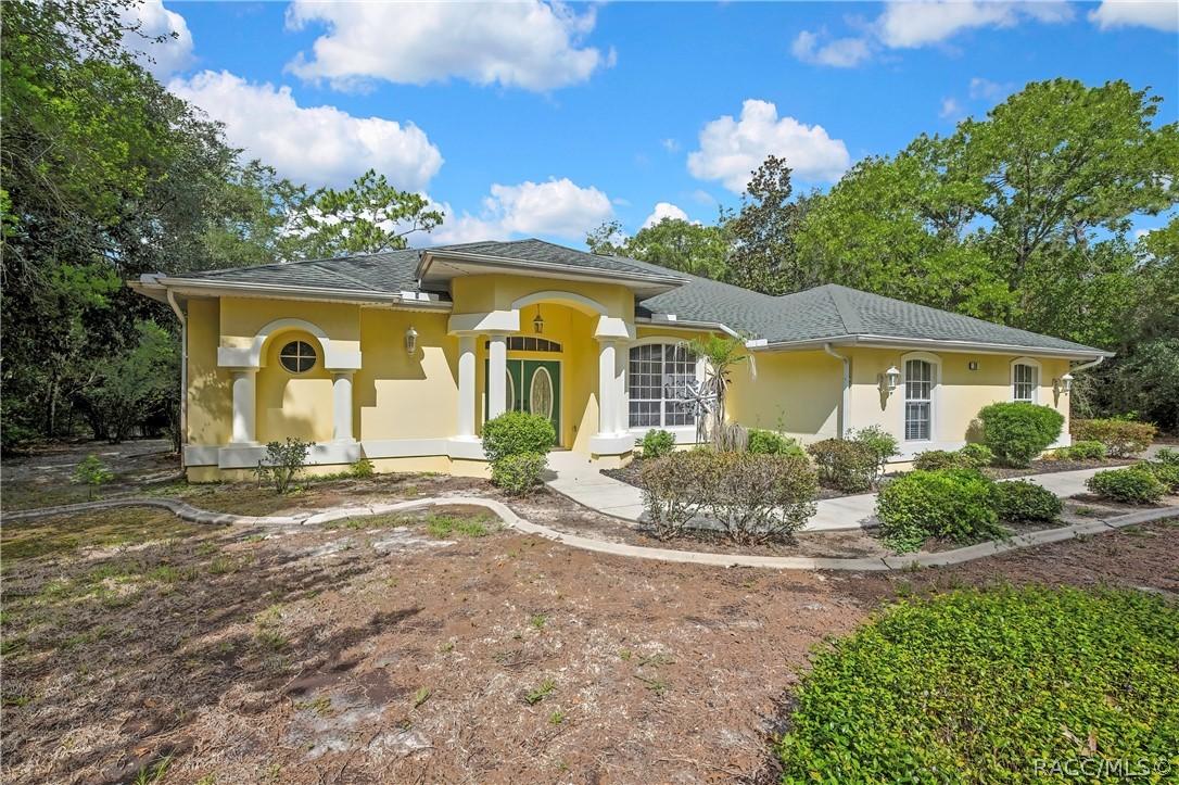 30 Cyclamen Ct., Homosassa, FL 34446