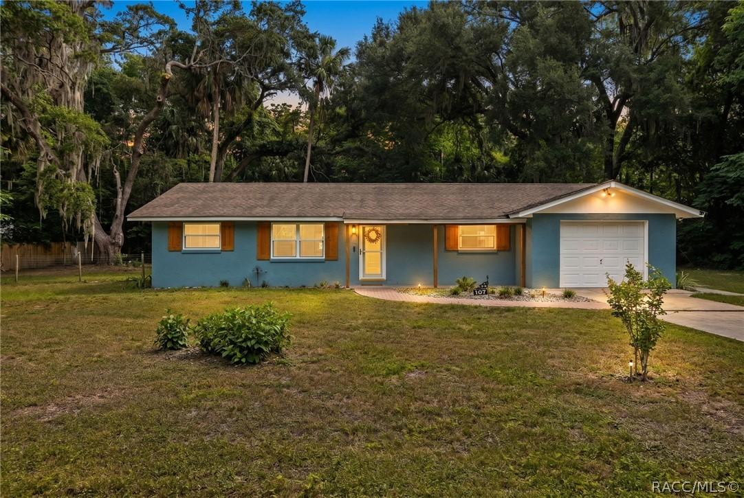 107 Allen Ave., Inglis, FL 34449