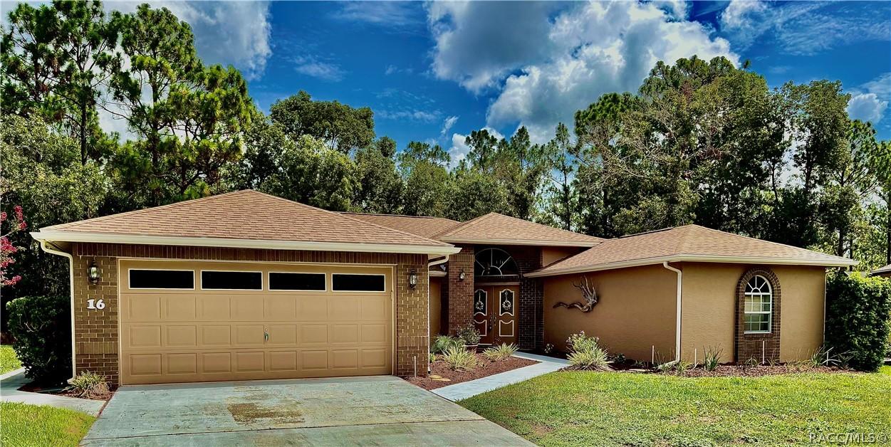 16 Pawpaw Ct., Homosassa, FL 34446