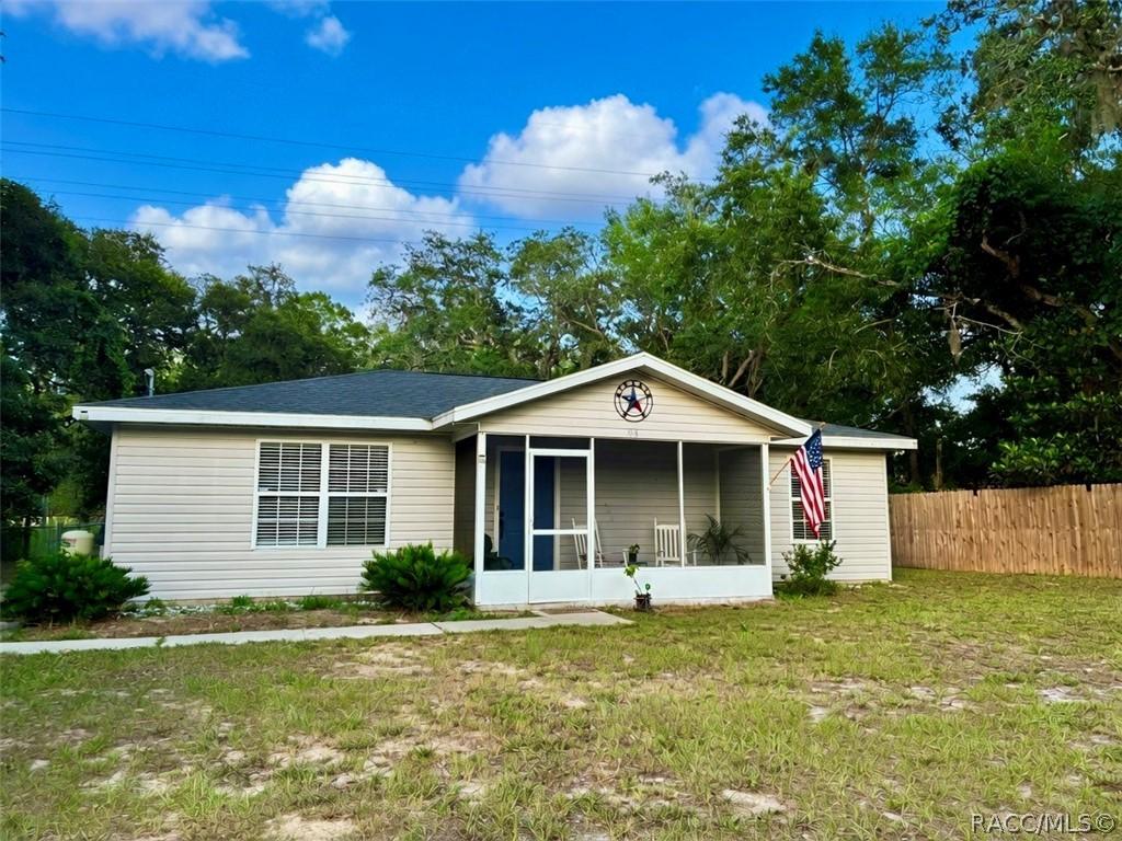 93 S Rooks Ave., Inverness, FL 34453