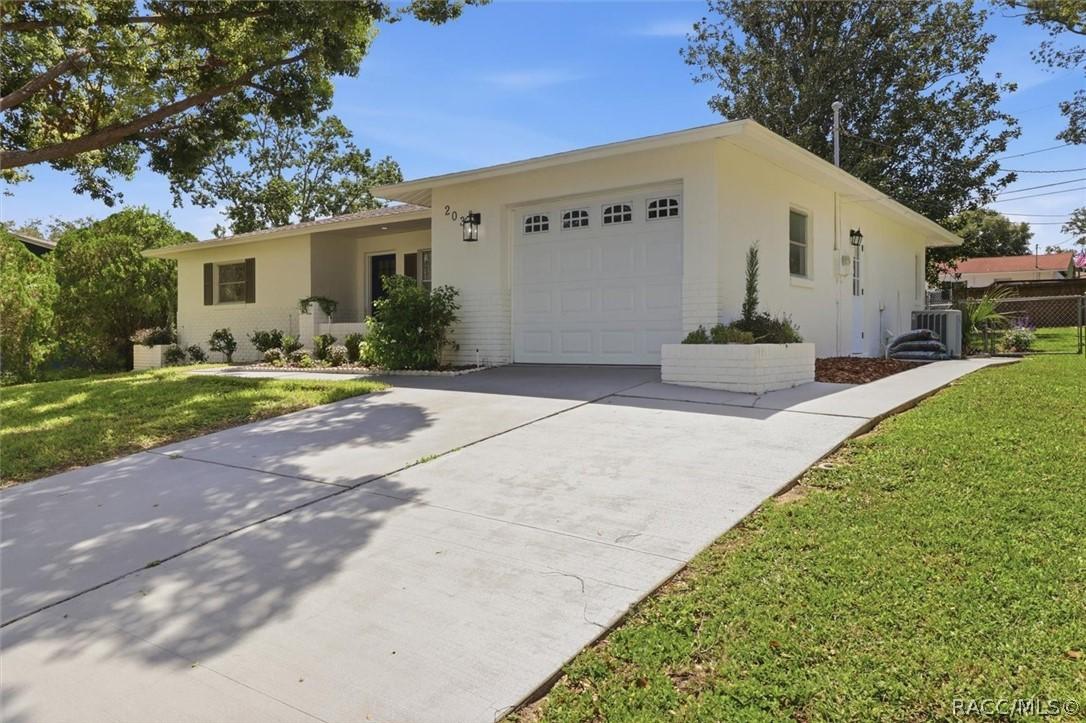 203 Lee St., Beverly Hills, FL 34465