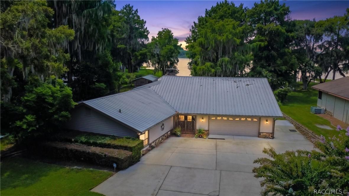 85 S Hunting Lodge Dr., Inverness, FL 34453