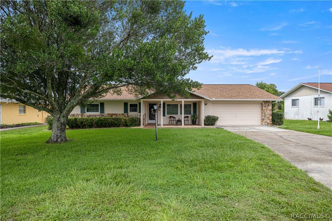 653 W Buttonbush Dr., Beverly Hills, FL 34465