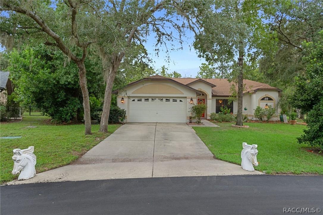 11 Tupelo Ct., Homosassa, FL 34446