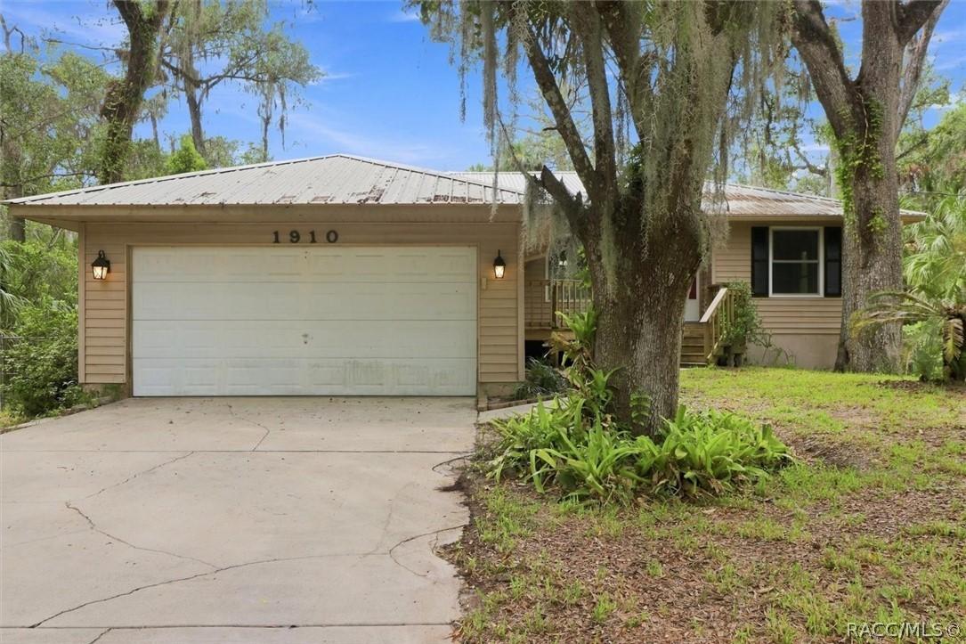 1910 NW 15th Ct., Crystal River, FL 34428