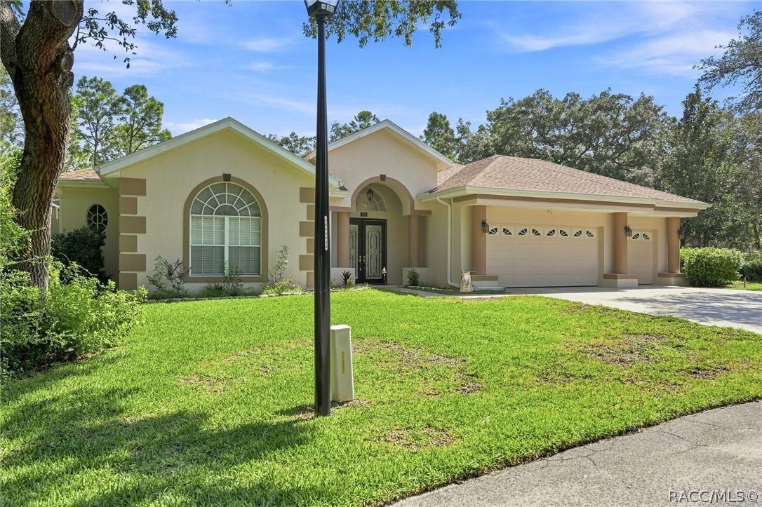 14 Honeysuckle Ct., Homosassa, FL 34446