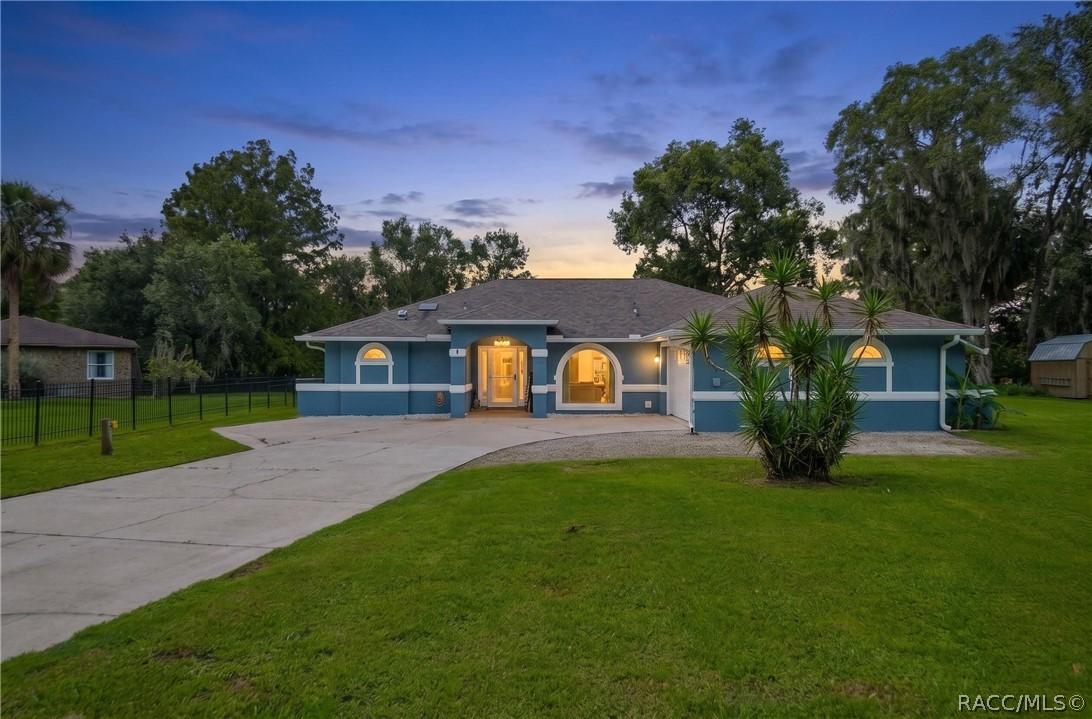 9570 E Tsala Apopka Dr., Floral City, FL 34436