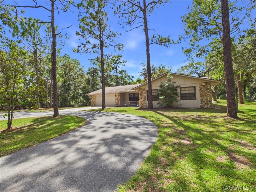 814 N Dunkenfield Ave., Crystal River, FL 34429