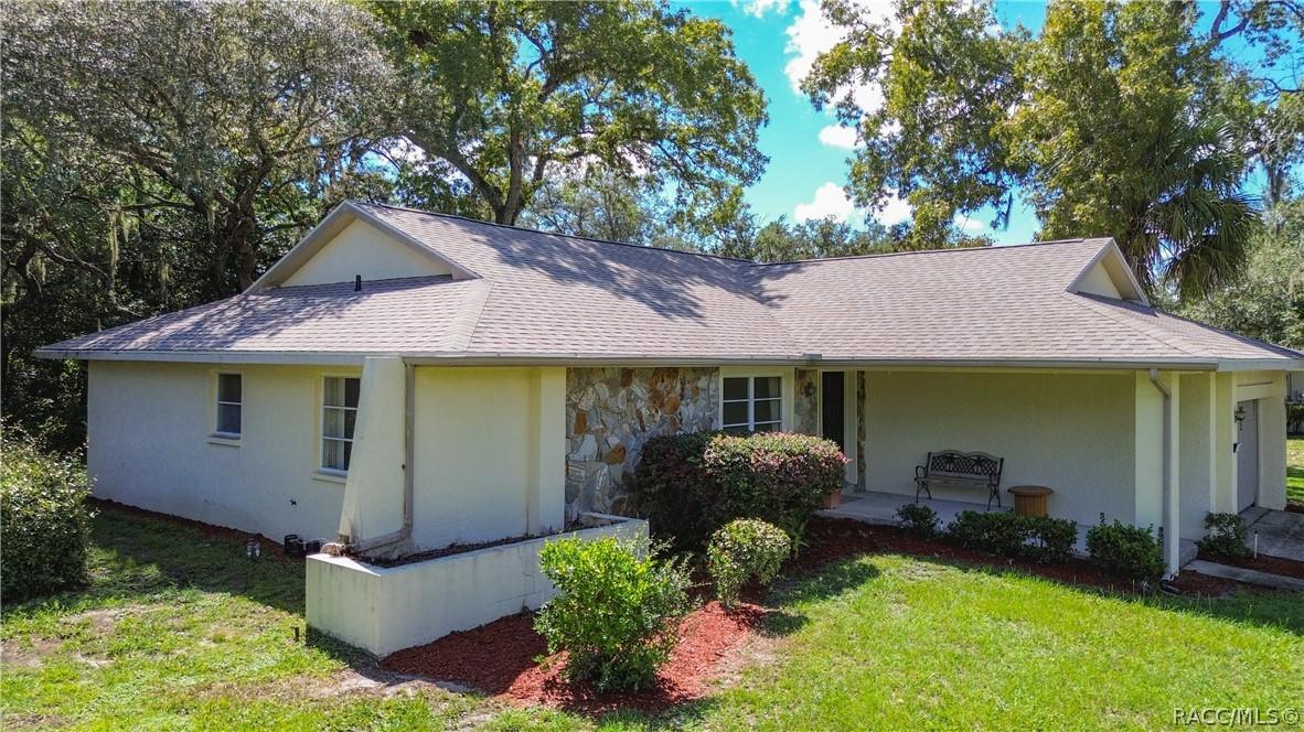 255 Pine St., Homosassa, FL 34446