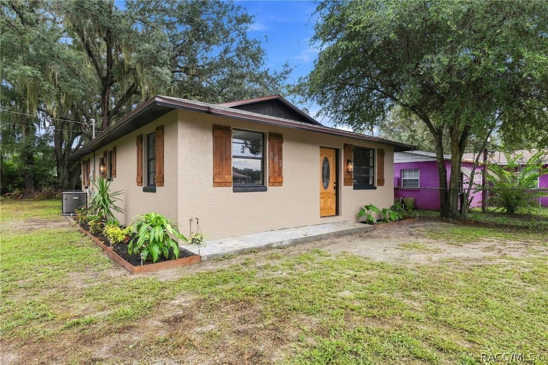 841 NW 7th St., Webster, FL 33597