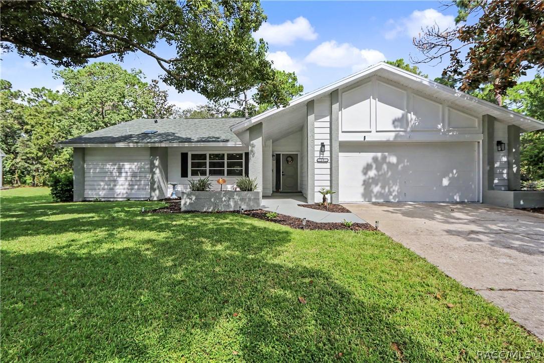 10 Colubrina Ct., Homosassa, FL 34446