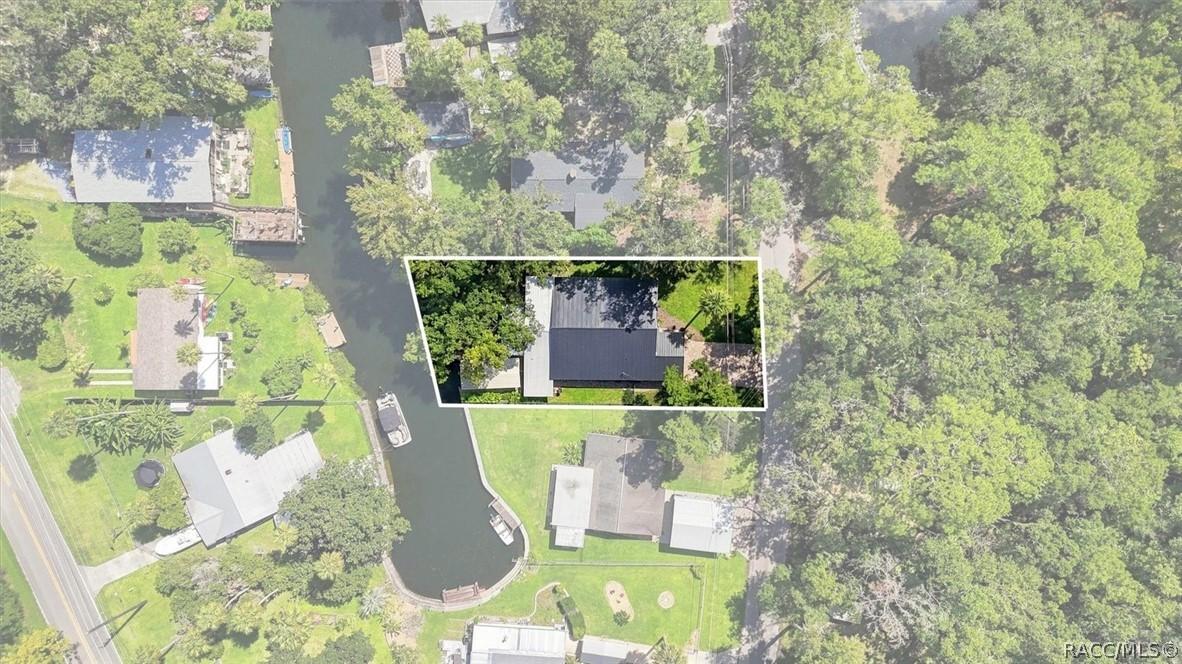 9459 W Spring Cove Rd., Homosassa, FL 34448