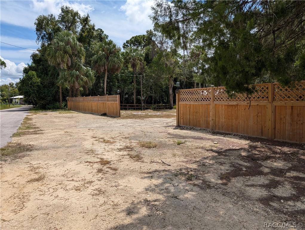 34 Palm Dr., Inglis, FL 34449