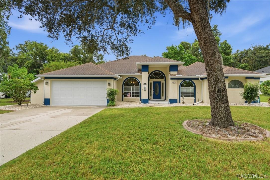 67 Greentree St., Homosassa, FL 34446