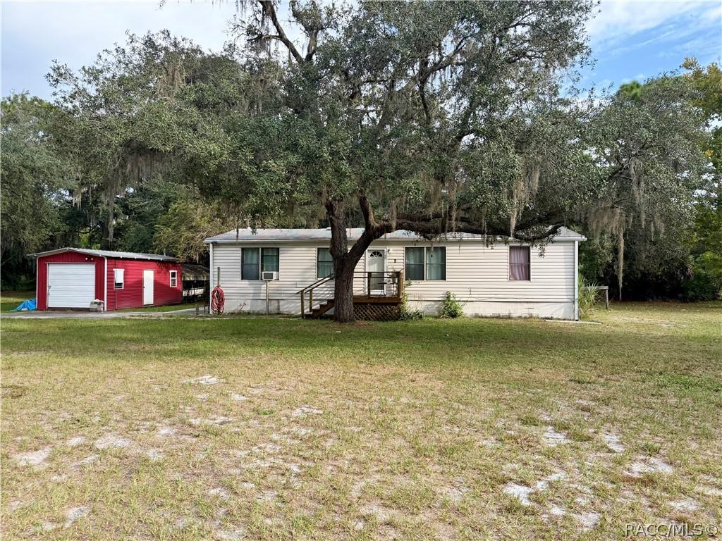 26 Sapp St., Inglis, FL 34449