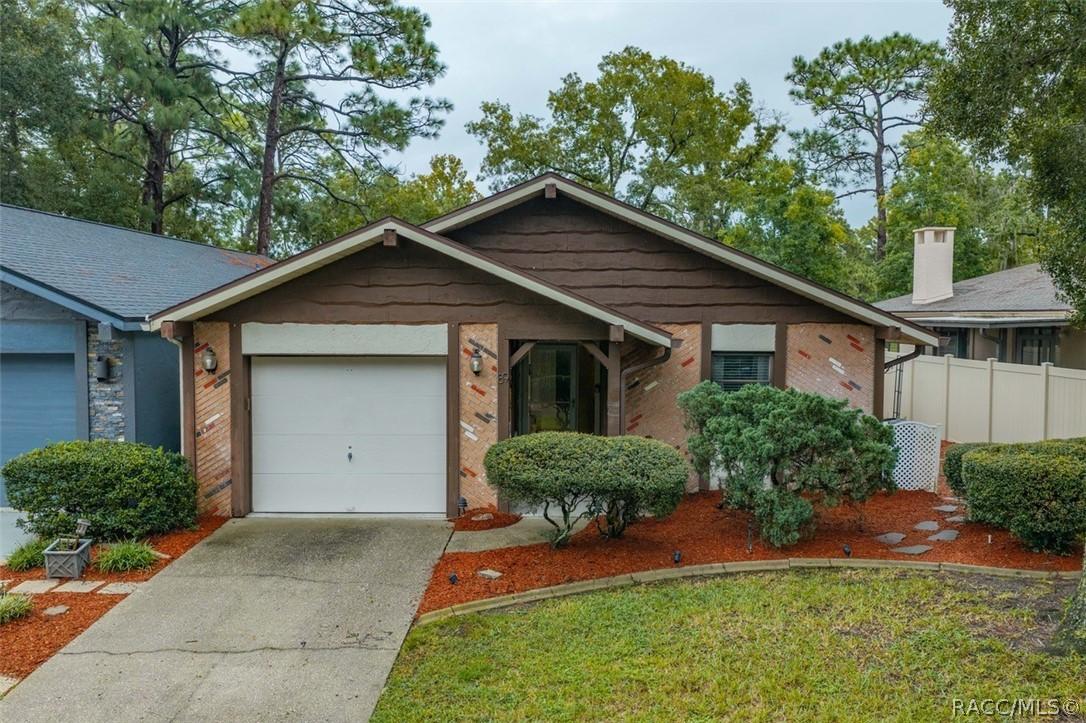 89 Golfview Dr., Homosassa, FL 34446