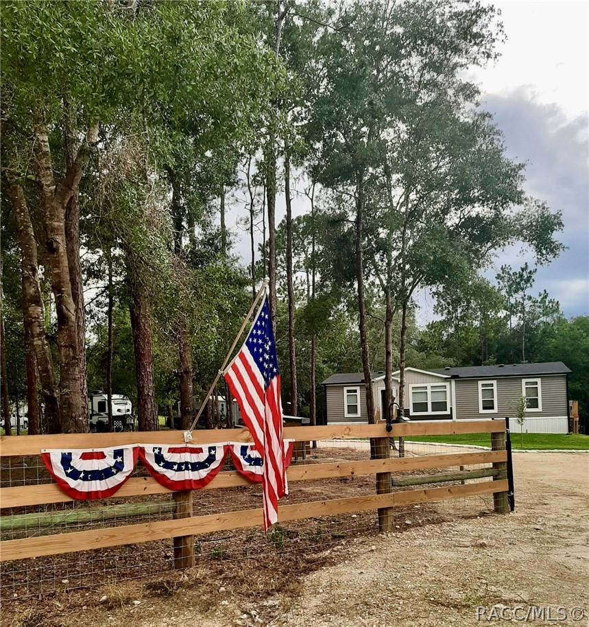 2950 SE 145th Ter., Morriston, FL 32668