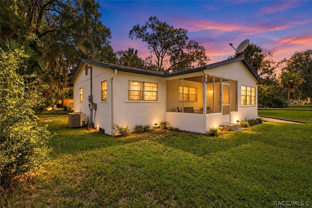 557 NE 8th Ave., Crystal River, FL 34428