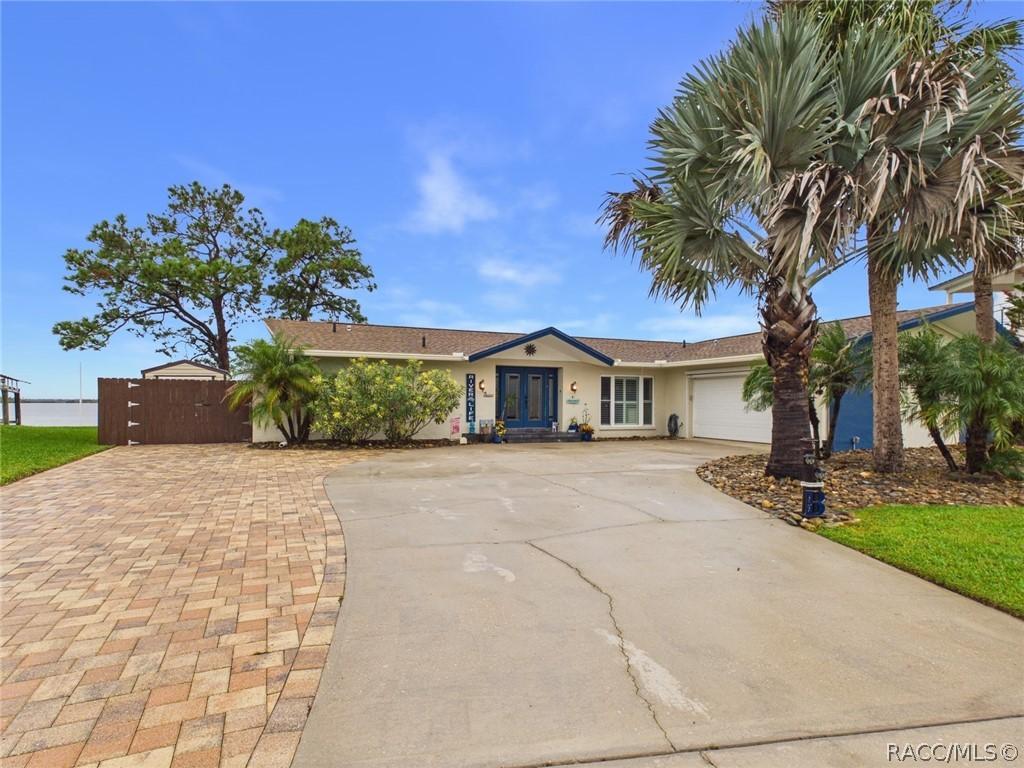 12018 W Bayshore Dr., Crystal River, FL 34429