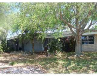 35 Southwind Dr., Englewood, FL 34223