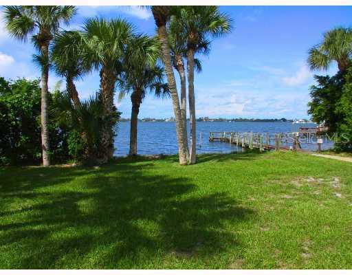 211 Bahia Vista Dr., Englewood, FL 34223