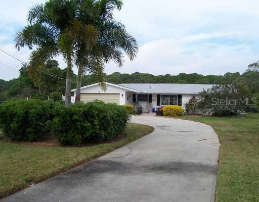 2076 Oyster Creek Dr., Englewood, FL 34224