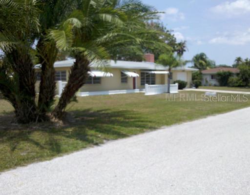 1447 Lemon Bay Dr., Englewood, FL 34223