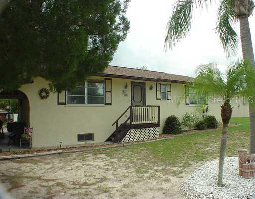 705 Harvey St., Englewood, FL 34223