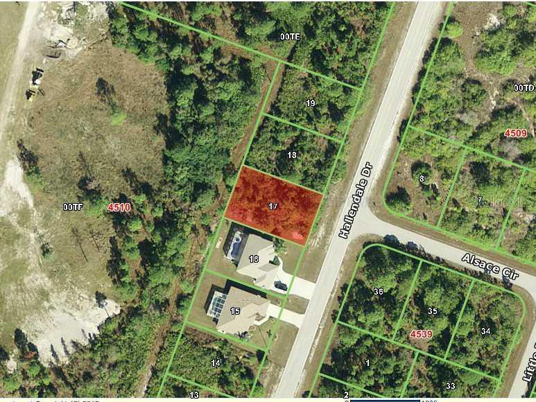 9387 Hallendale Dr., Port Charlotte, FL 33981