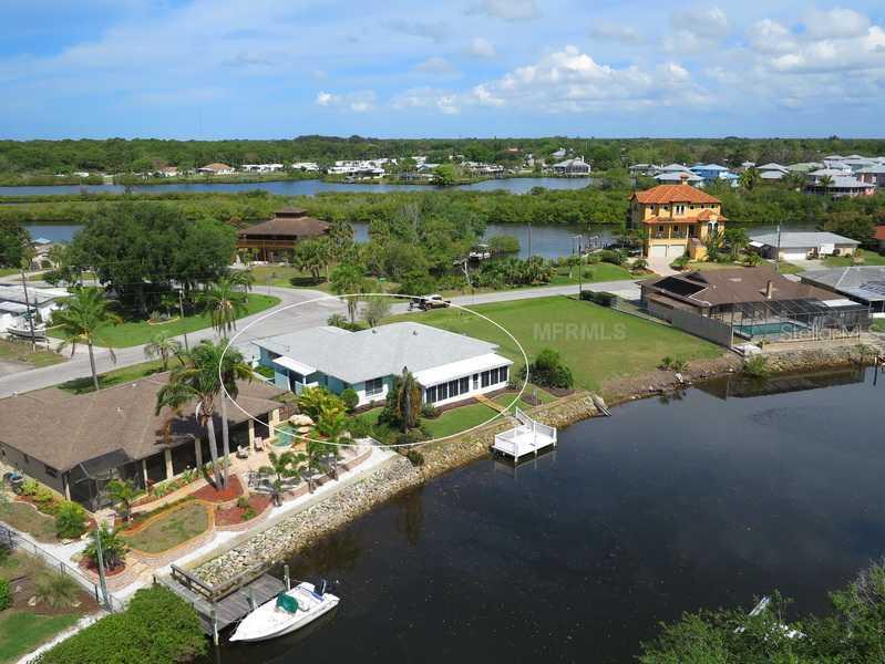 602 Portia St., Nokomis, FL 34275