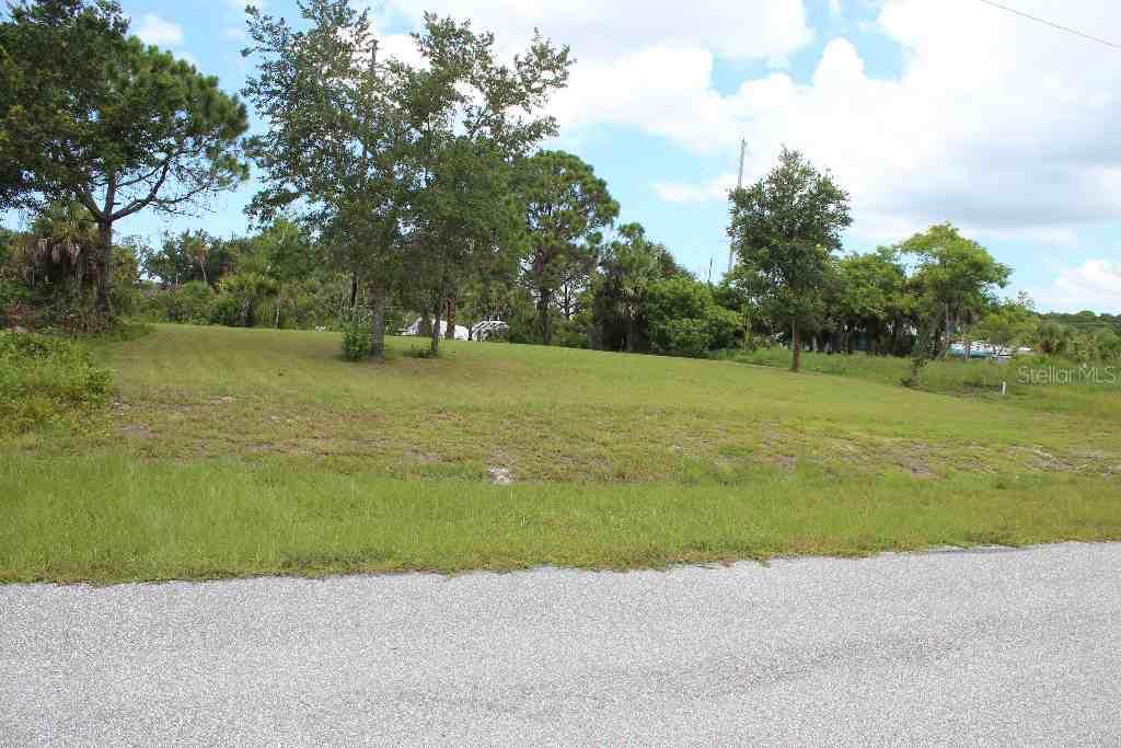 10369 Redondo St., Port Charlotte, FL 33981