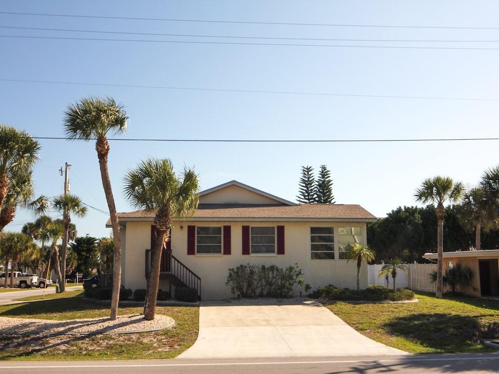 105 Stanford Dr., Englewood, FL 34223