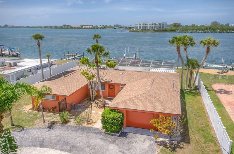 1428 Lemon Bay Dr., Englewood, FL 34223