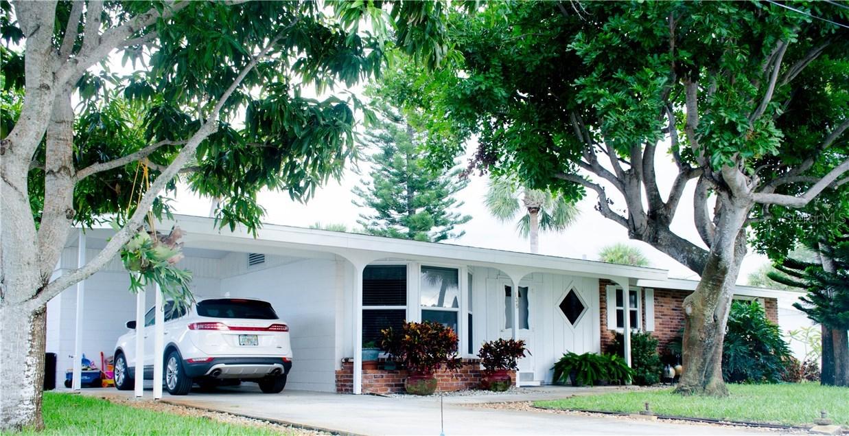 135 Meredith Dr., Englewood, FL 34223