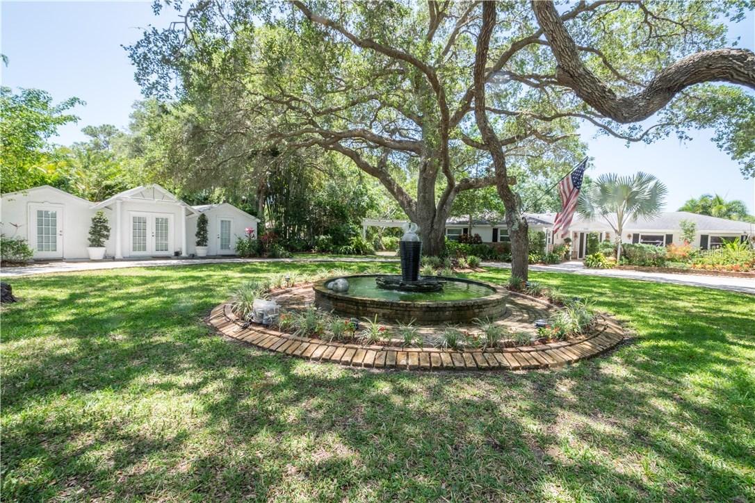 220 S Oxford Dr., Englewood, FL 34223