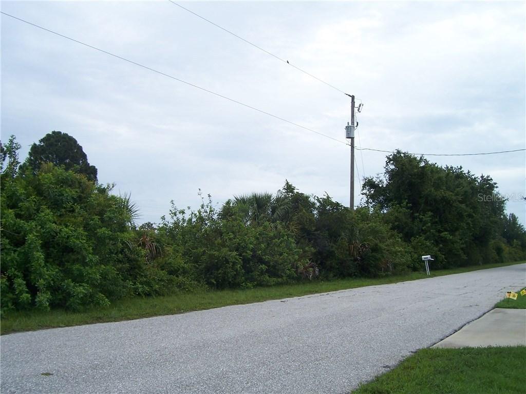 8487 Dinnano St., Port Charlotte, FL 33981