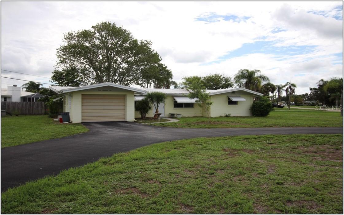 102 E Wentworth St., Englewood, FL 34223