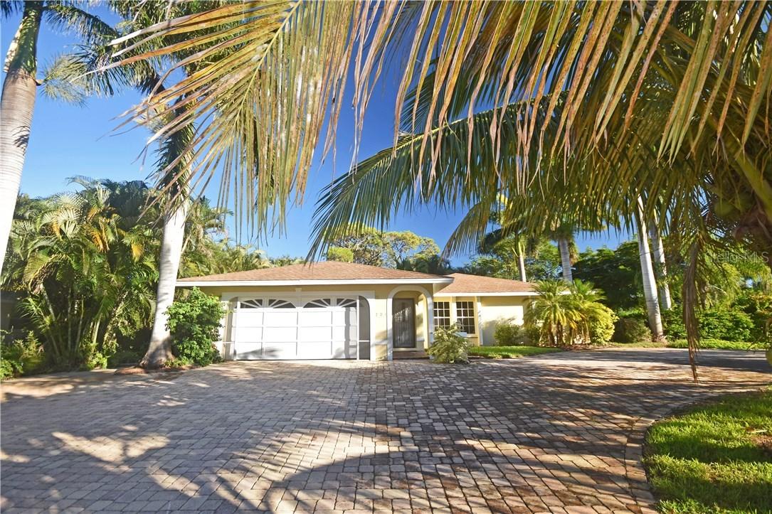 701 Suncrest Ln., Englewood, FL 34223