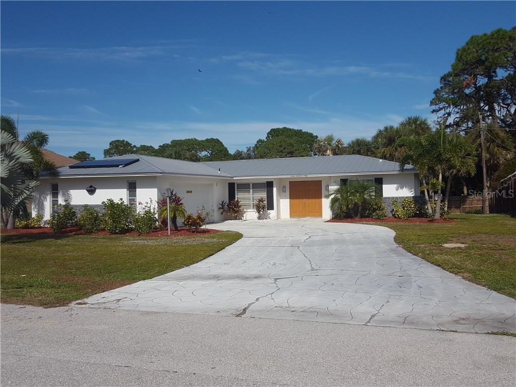 360 E Wentworth Cir., Englewood, FL 34223