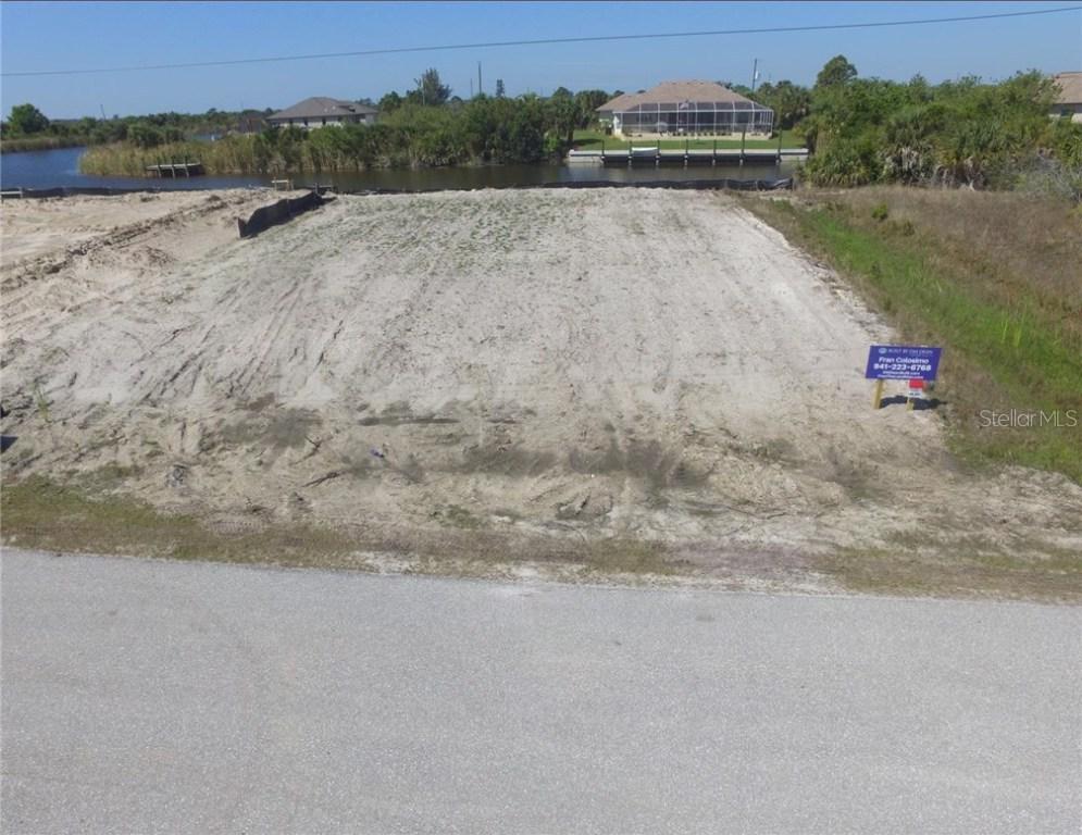 10542 Rainsville St., Port Charlotte, FL 33981