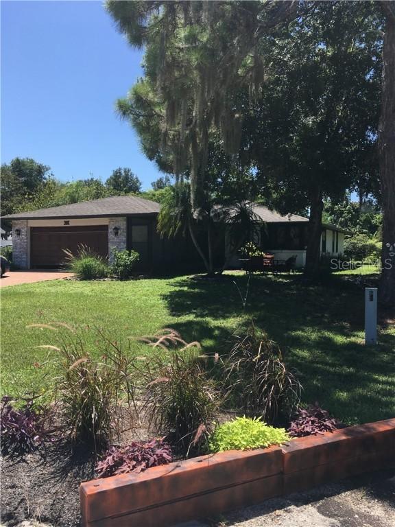 715 Sesame St., Englewood, FL 34223