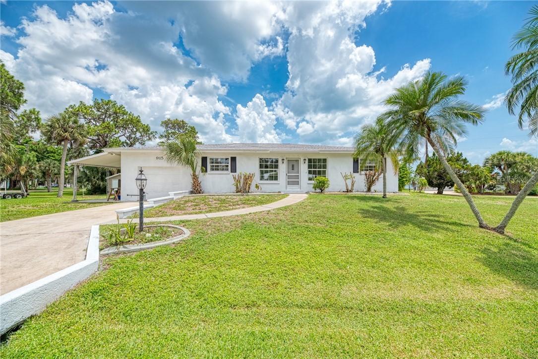 915 Suncrest Ln., Englewood, FL 34223