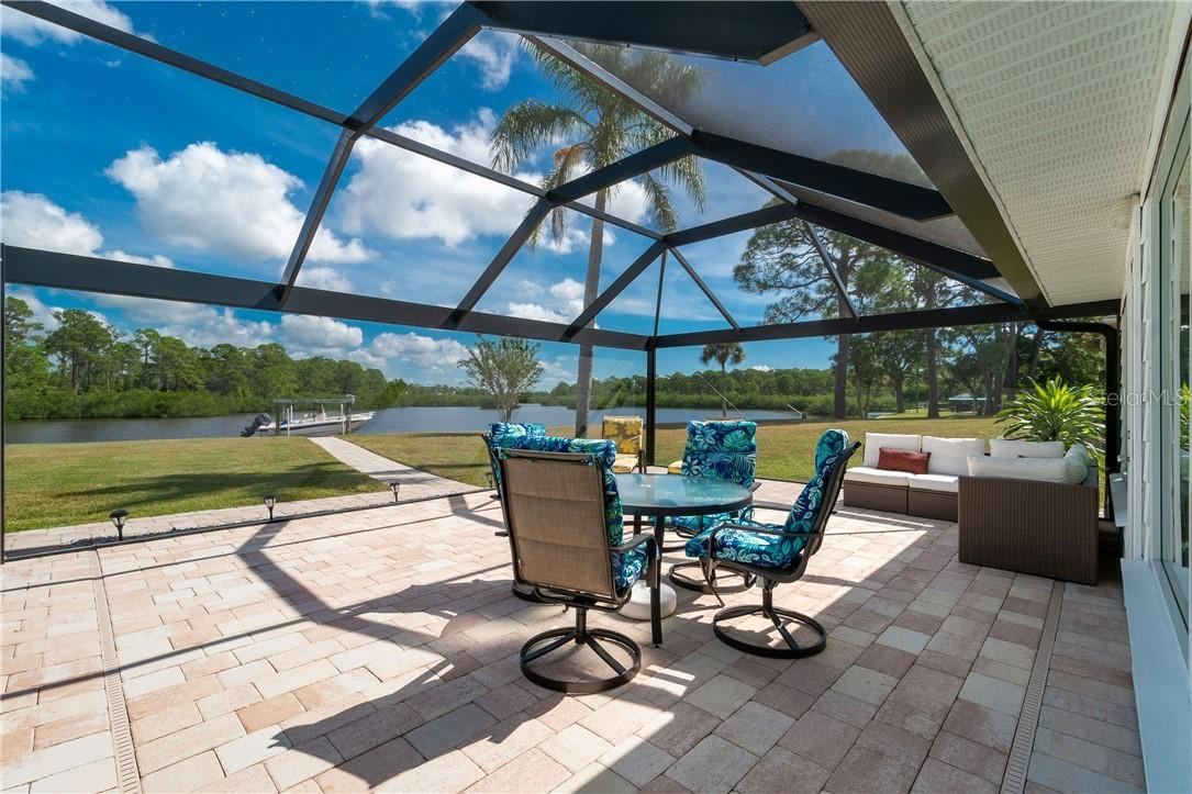 2084 Oyster Creek Dr., Englewood, FL 34224