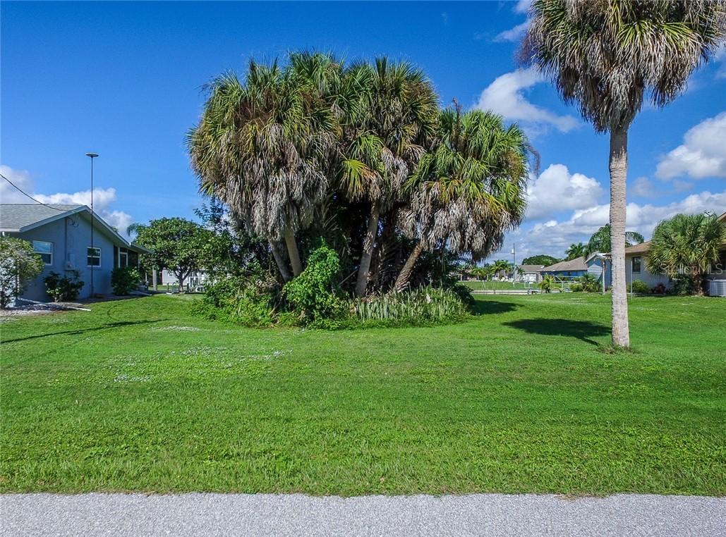 2523 Dixon Ter., Port Charlotte, FL 33981