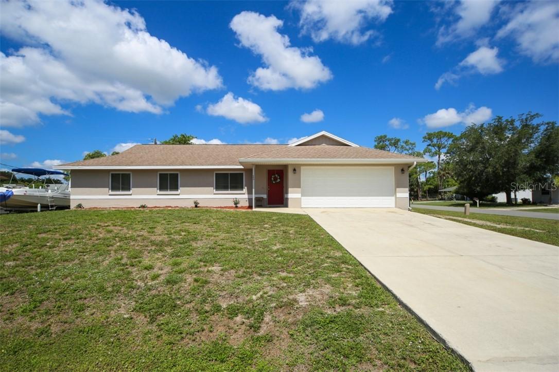 590 Ridgewood St., Port Charlotte, FL 33952