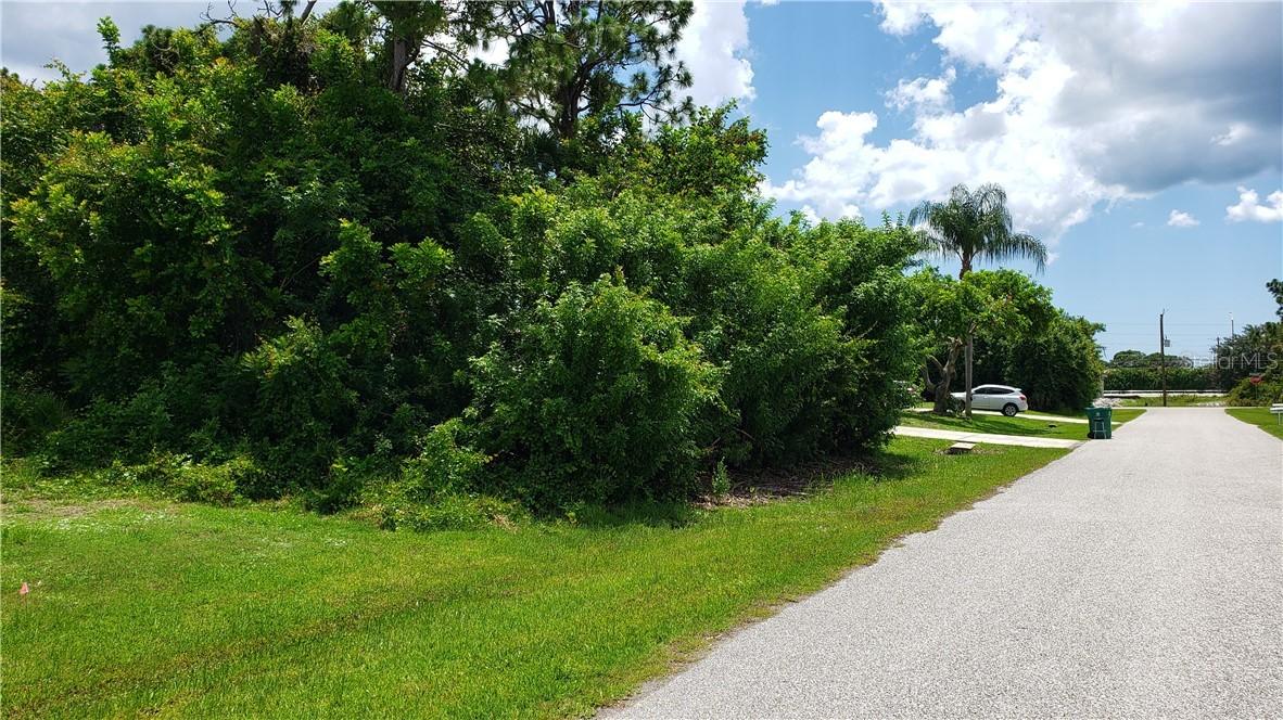 9067 Big Star Ave., Englewood, FL 34224