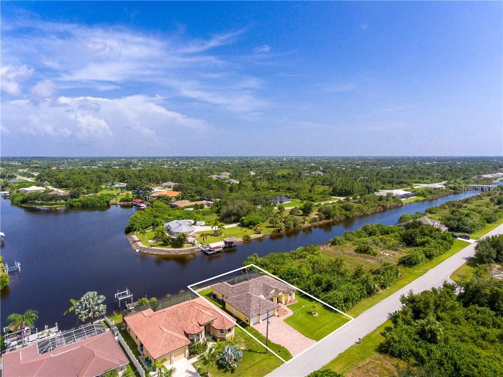 8464 Santa Cruz Dr., Port Charlotte, FL 33981