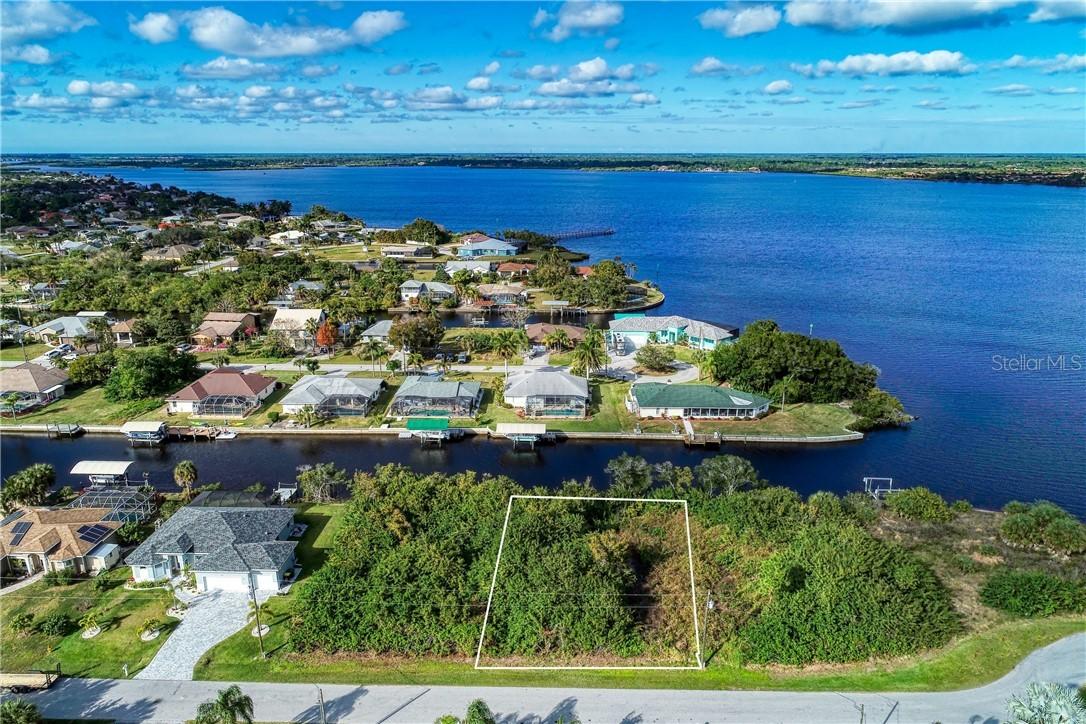 12422 Quinlan Ave., Port Charlotte, FL 33981